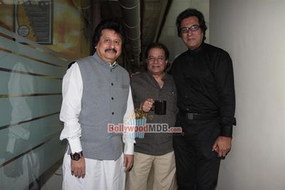 Pankaj Udhas, Anup Jalota & Talat Aziz at the launch of Caravan-e-Ghazal at 92.7 BIG FM Studios