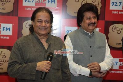 Pankaj Udhas, Anup Jalota & Talat Aziz at the launch of Caravan-e-Ghazal at 92.7 BIG FM Studios