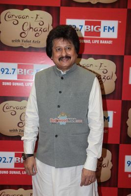 Pankaj Udhas, Anup Jalota & Talat Aziz at the launch of Caravan-e-Ghazal at 92.7 BIG FM Studios