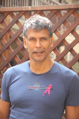Bipasha Basu with Milind Soman at Pinkathon 10,000 registrations success event