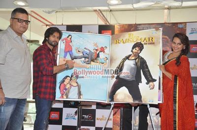 Shahid Kapoor & Sonakshi Sinha promote 'R... Rajkumar' at Reliance Digital