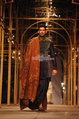 Designer Tarun Tahiliani Fashion Show at the Aamby Valley India Bridal Fashion Week