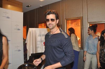 Hrithik Roshan launches 'Krrish 3' exclusive jewellery at store of Farah Ali Khan