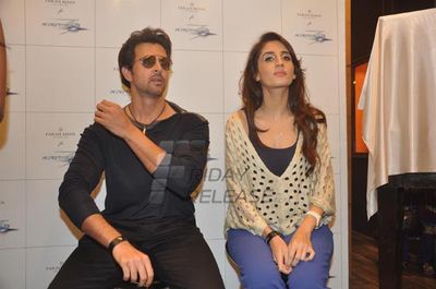 Hrithik Roshan launches 'Krrish 3' exclusive jewellery at store of Farah Ali Khan