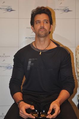 Hrithik Roshan launches 'Krrish 3' exclusive jewellery at store of Farah Ali Khan