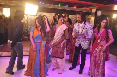 Ashima Sharma with Shakti Kapoor at film 'Mumbai Can Dance Saalaa' item song shoot