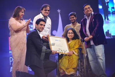 Hrithik Roshan was among Bolly Celebs at the 8th Edition of Dr Batra's Positive Health Awards 2013