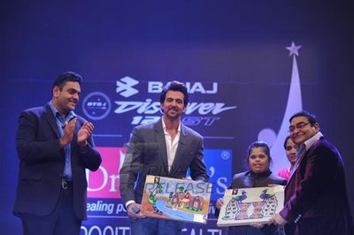 Hrithik Roshan was among Bolly Celebs at the 8th Edition of Dr Batra's Positive Health Awards 2013
