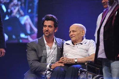 Hrithik Roshan was among Bolly Celebs at the 8th Edition of Dr Batra's Positive Health Awards 2013