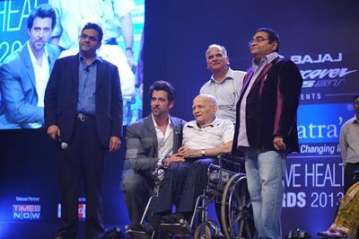 Hrithik Roshan was among Bolly Celebs at the 8th Edition of Dr Batra's Positive Health Awards 2013