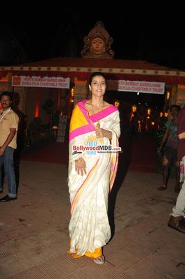 Kajol among Bolly Celebs at the North Bombay Sarbojanin Durga Puja celebrations