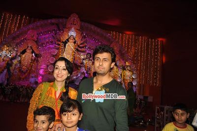 Kajol among Bolly Celebs at the North Bombay Sarbojanin Durga Puja celebrations