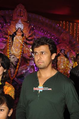 Kajol among Bolly Celebs at the North Bombay Sarbojanin Durga Puja celebrations