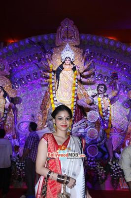 Kajol among Bolly Celebs at the North Bombay Sarbojanin Durga Puja celebrations