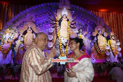 Kajol among Bolly Celebs at the North Bombay Sarbojanin Durga Puja celebrations