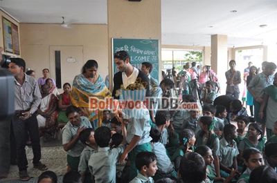 Prateik Babbar celebrates Smita Patil's 58th birth anniversary with Save the Children India NGO
