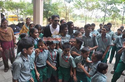 Prateik Babbar celebrates Smita Patil's 58th birth anniversary with Save the Children India NGO