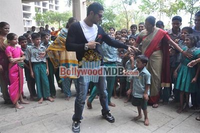Prateik Babbar celebrates Smita Patil's 58th birth anniversary with Save the Children India NGO