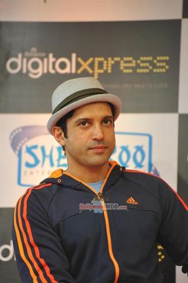Farhan Akhtar & Sonam Kapoor launch film 'BHAAG MILKHA BHAAG' DVD