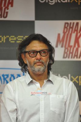 Farhan Akhtar & Sonam Kapoor launch film 'BHAAG MILKHA BHAAG' DVD