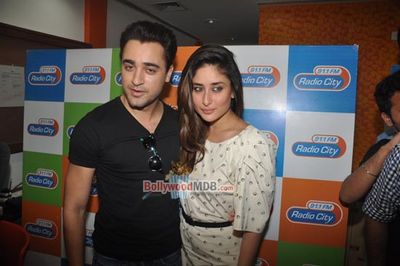 Kareena Kapoor & Imran Khan promote \'GORI TERE PYAAR MEIN!\'