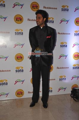 Abhishek Bachchan, Farhan Akhtar & Anita Raj at the NGO MAGIC BUS Auction