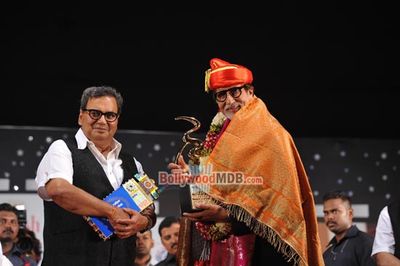 Amitabh Bachchan honoured at 76th birthday of Pandit Hridaynath Mangeshkar