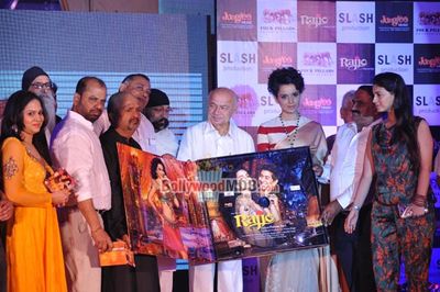 Kangana Ranaut with Home Minister Sushil Kumar Shinde at \'RAJJO\' music launch