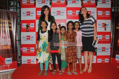 Pooja Chopra visits BIG FM 92.7 Studios for Diwali 2013 special show