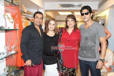 Amisha Patel & Zayed Khan among Bollywood Celebs at designer Shaahid Amir's new collection launch