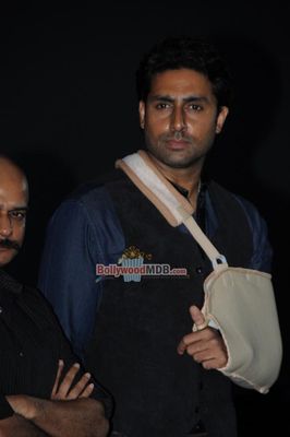 Aamir Khan & Abhishek Bachchan launch 'DHOOM 3' dialogue trailer
