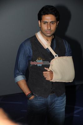 Aamir Khan & Abhishek Bachchan launch 'DHOOM 3' dialogue trailer