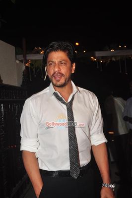 Shah Rukh Khan among Bolly Celebs at the launch of LISTA JEWELS Jewellery Lounge