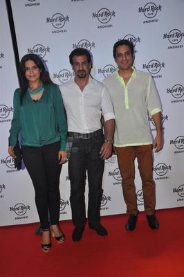 Subhash Ghai, Gul Panag, Rishi Kapoor among Bollywood Celebs at the Hard Rock Cafe launch