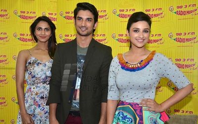 \'Shuddh Desi Romance\' Team At Radio Mirchi For Promotion