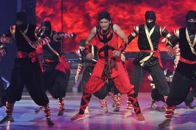 Stars promote 'BESHARAM' on the sets of JHALAK DIKHHLA JAA Season 6