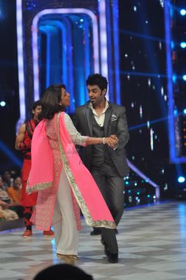 Stars promote 'BESHARAM' on the sets of JHALAK DIKHHLA JAA Season 6