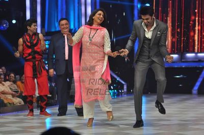 Stars promote 'BESHARAM' on the sets of JHALAK DIKHHLA JAA Season 6