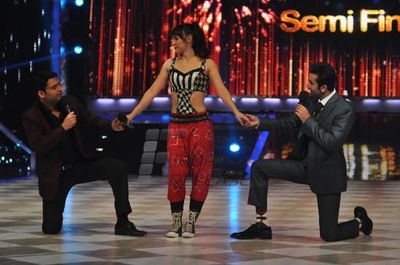 Stars promote 'BESHARAM' on the sets of JHALAK DIKHHLA JAA Season 6