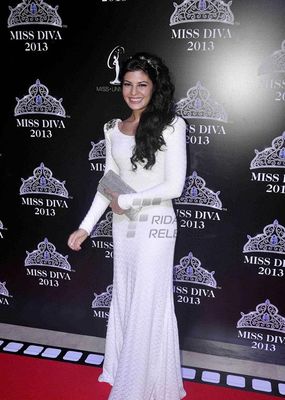 Bollywood Celebrities on the red carpet at Miss Diva 2013