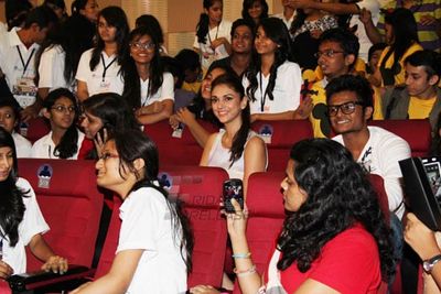 Aditi Rao Hydari & Shiv Pandit at Mithibai College Teachers Day Celebrations