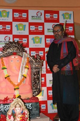 Hariharan and his son Akshay celebrate Big Green Ganesha along with with 92.7 big