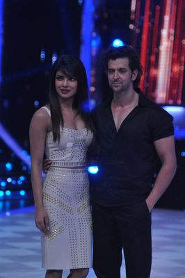 Hrithik Roshan and Priyanka Chopra promote 'Krrish 3' on JHALAK DIKHHLA JAA Season 6 Grand Finale sets
