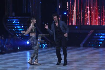 Hrithik Roshan and Priyanka Chopra promote 'Krrish 3' on JHALAK DIKHHLA JAA Season 6 Grand Finale sets