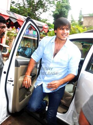 Vivek Oberoi & Aftab Shivdasani with film 'GRAND MASTI' team visits Gaeity Galaxy Cinema Halls