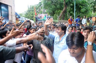 Vivek Oberoi & Aftab Shivdasani with film 'GRAND MASTI' team visits Gaeity Galaxy Cinema Halls