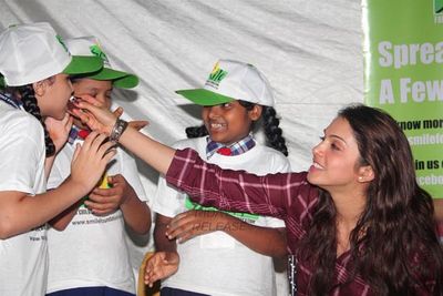 Eesha Koppikhar celebrates her birthday with children of SMILE FOUNDATION NGO