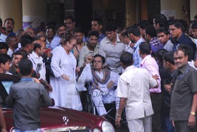 Dilip Kumar discharges from Lilavati Hospital