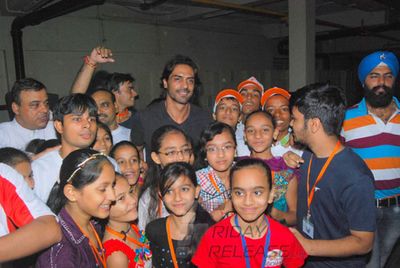 Arjun Rampal and Rahul Roy at The Walkathon 2013
