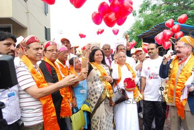 Arjun Rampal and Rahul Roy at The Walkathon 2013